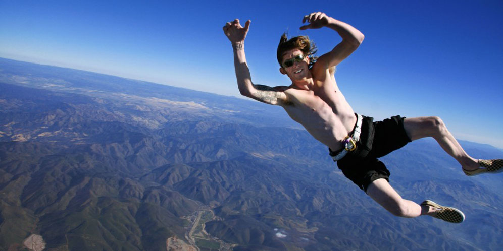 Banzai Skydiving, Cuma Buat Yang Bernyali Dan 'Gila'